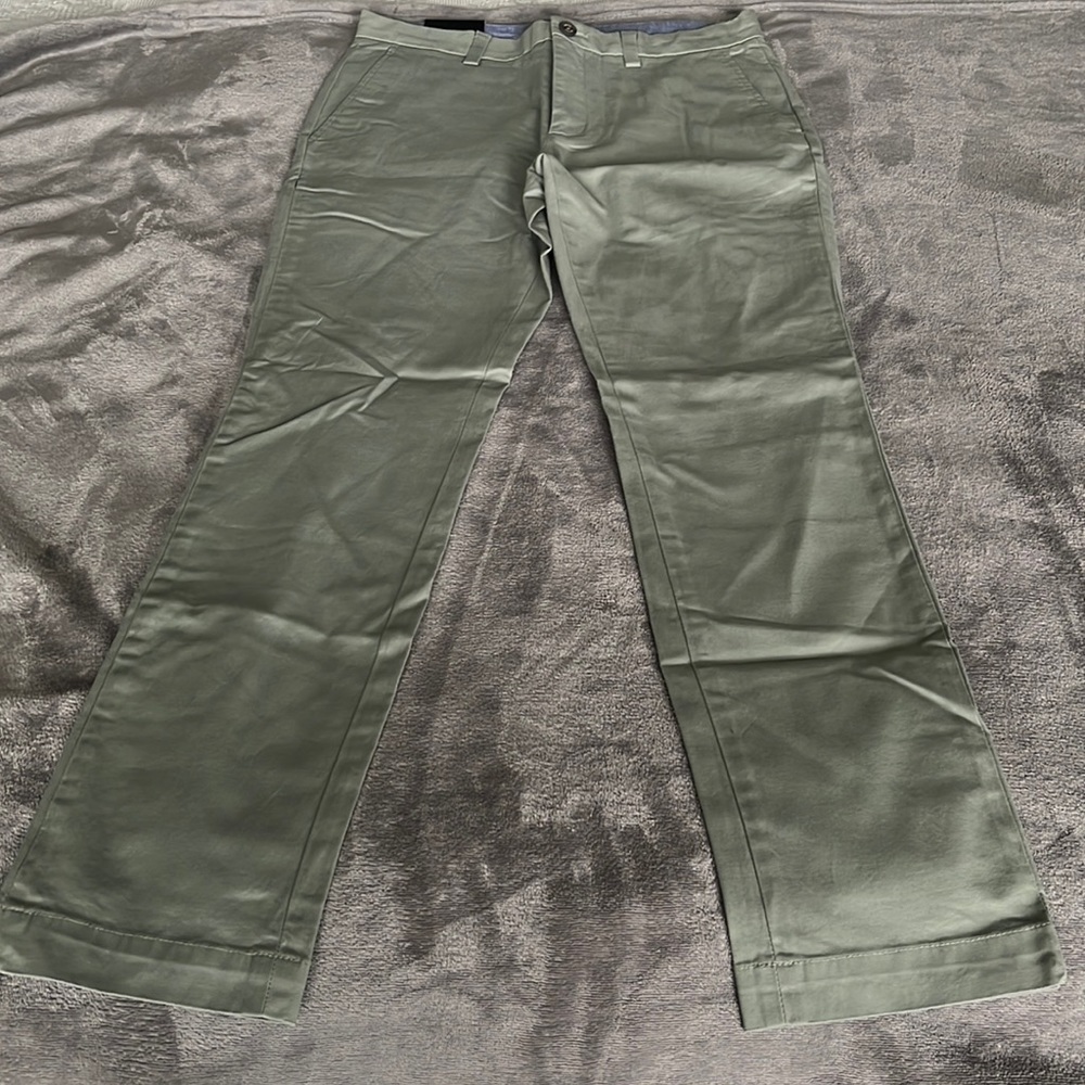 Mens Banana Republic Kakis. BRAND NEW